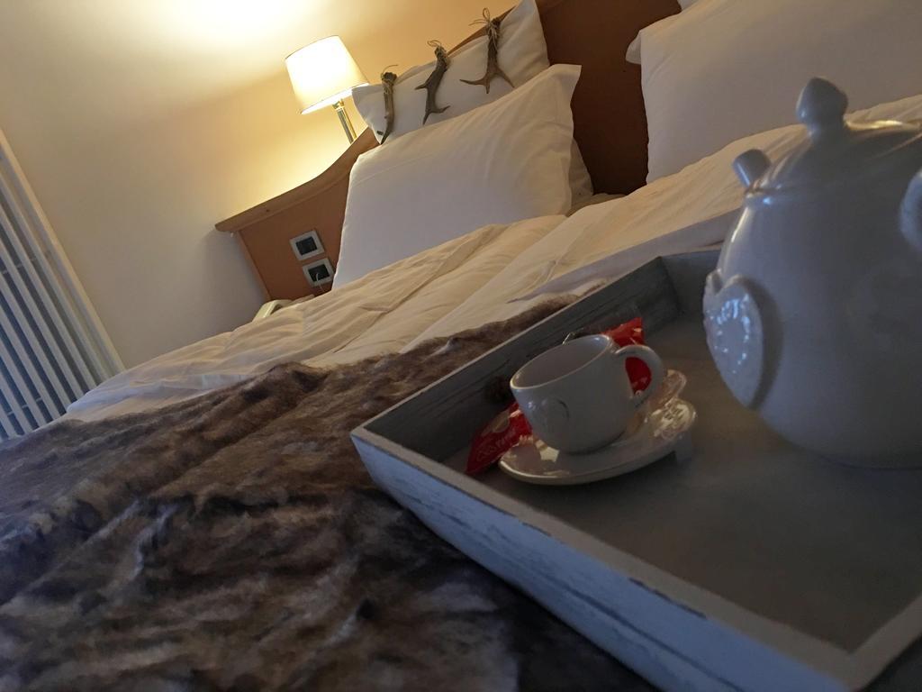 I Tre Magli Hotell Dimaro Exteriör bild