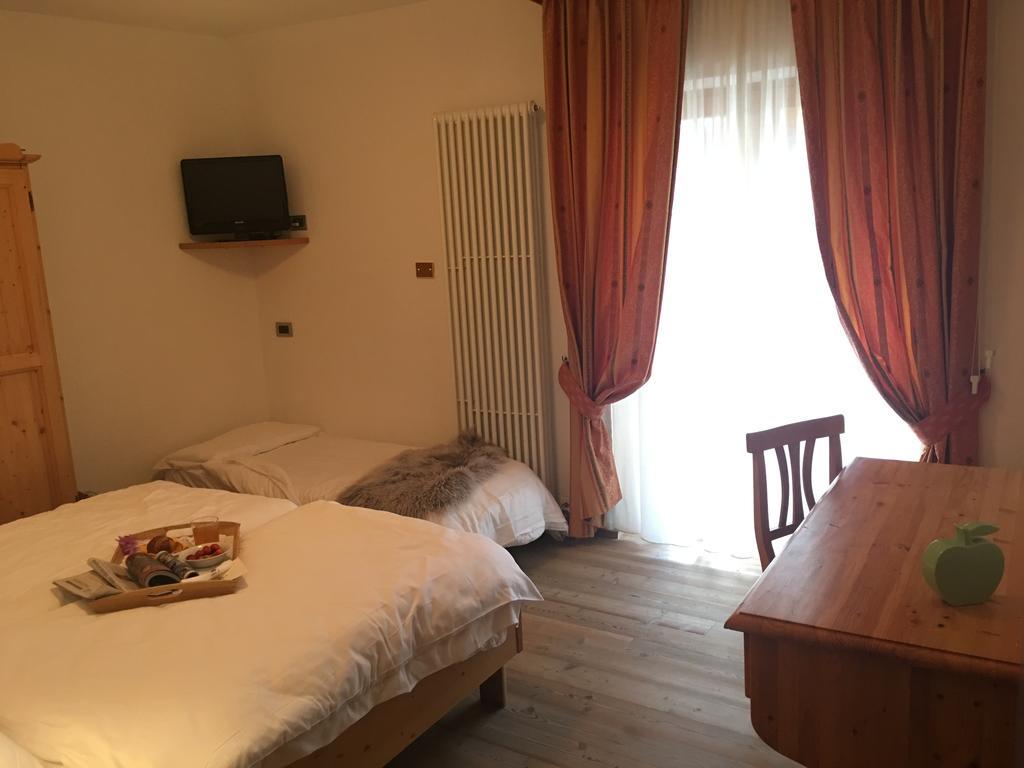I Tre Magli Hotell Dimaro Exteriör bild
