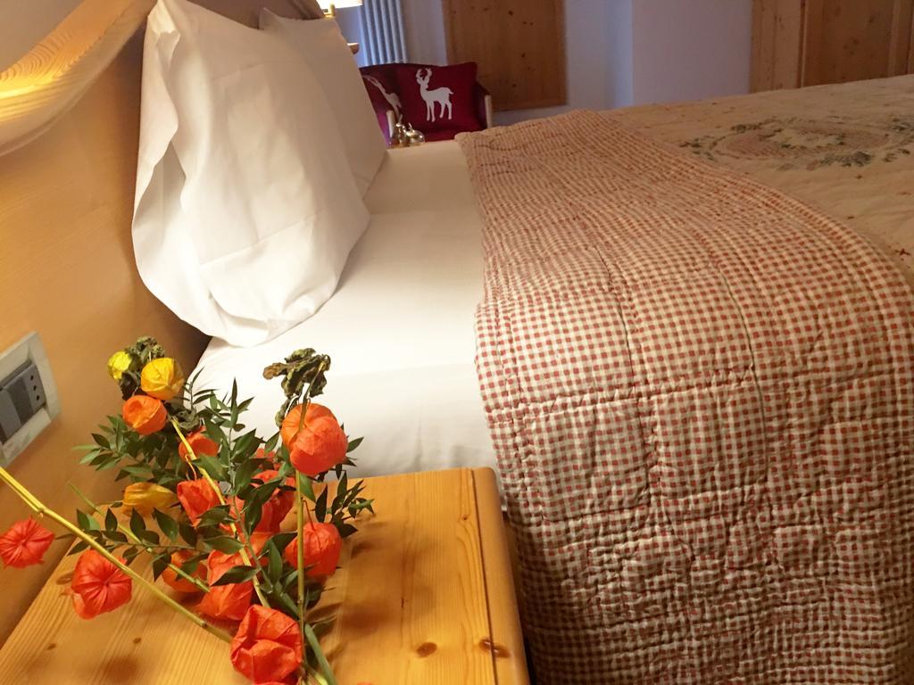 I Tre Magli Hotell Dimaro Exteriör bild