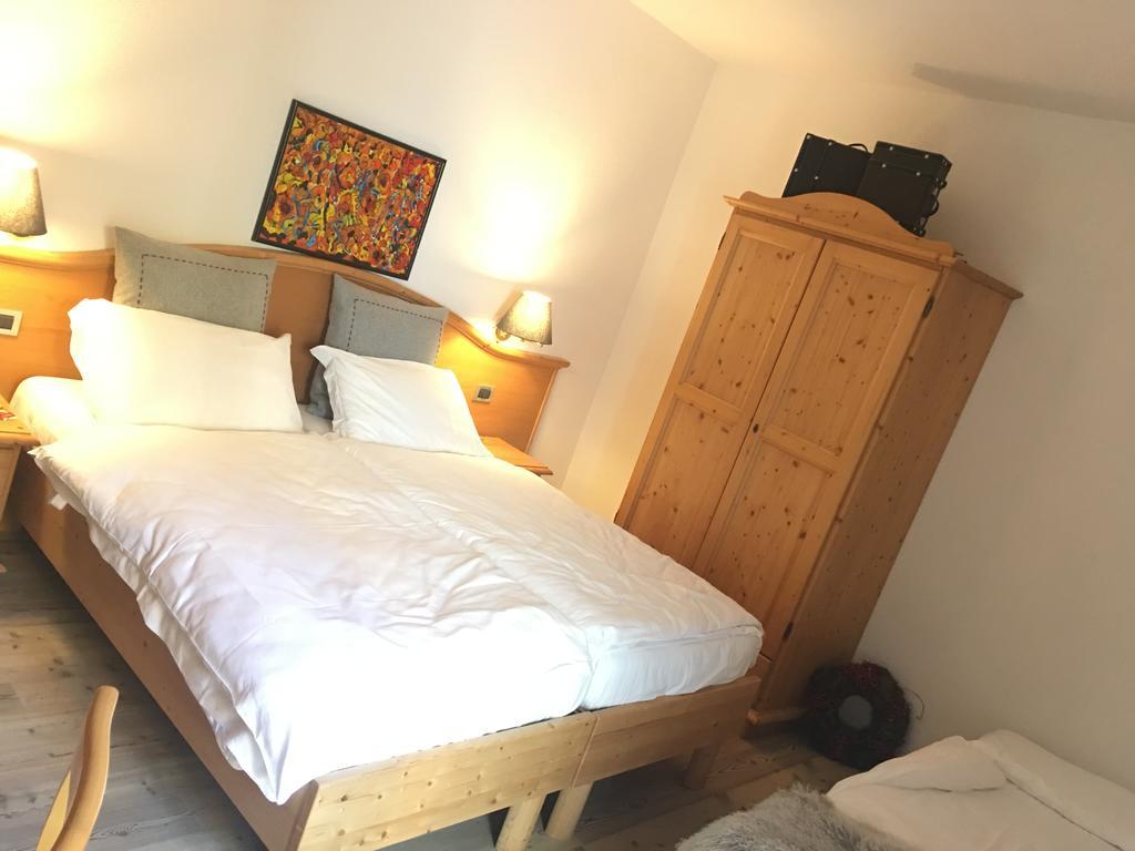 I Tre Magli Hotell Dimaro Exteriör bild