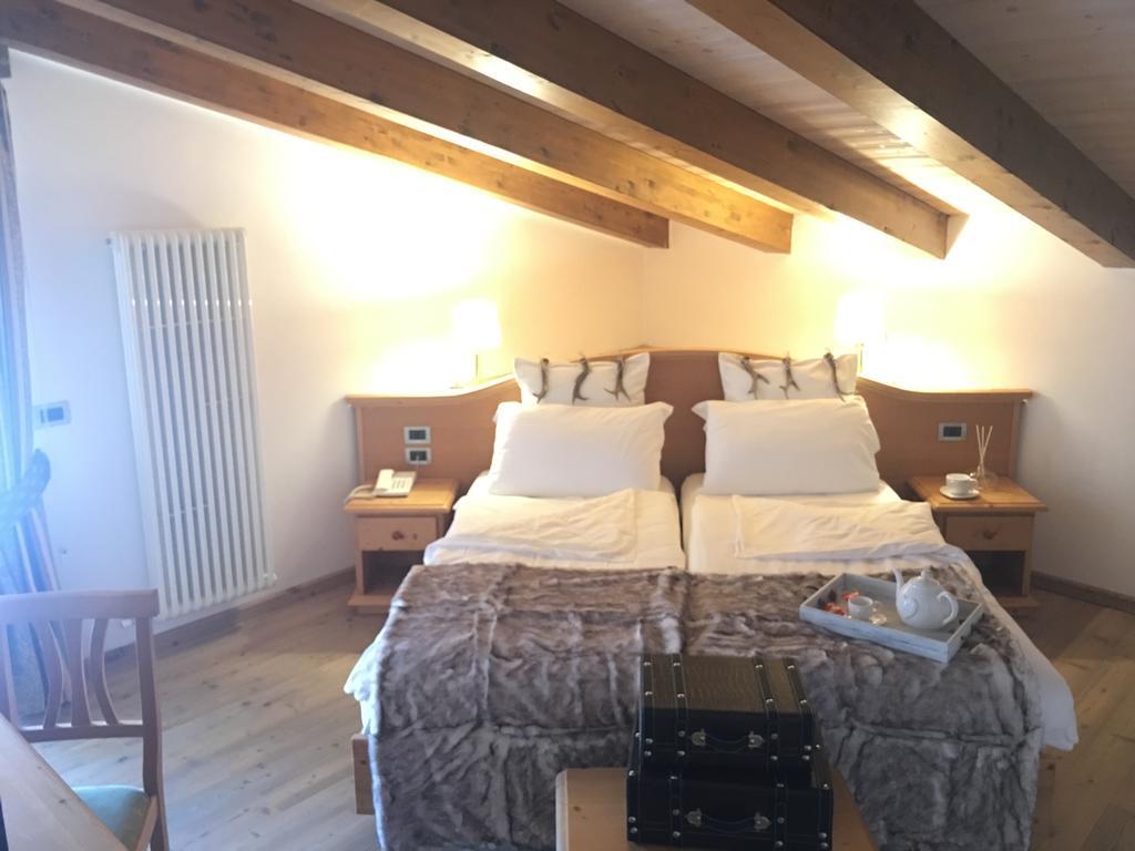 I Tre Magli Hotell Dimaro Exteriör bild