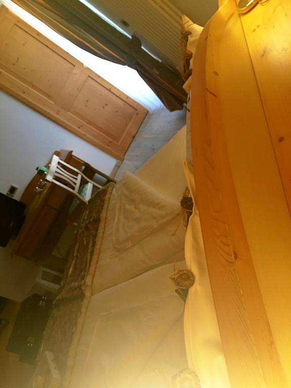 I Tre Magli Hotell Dimaro Exteriör bild
