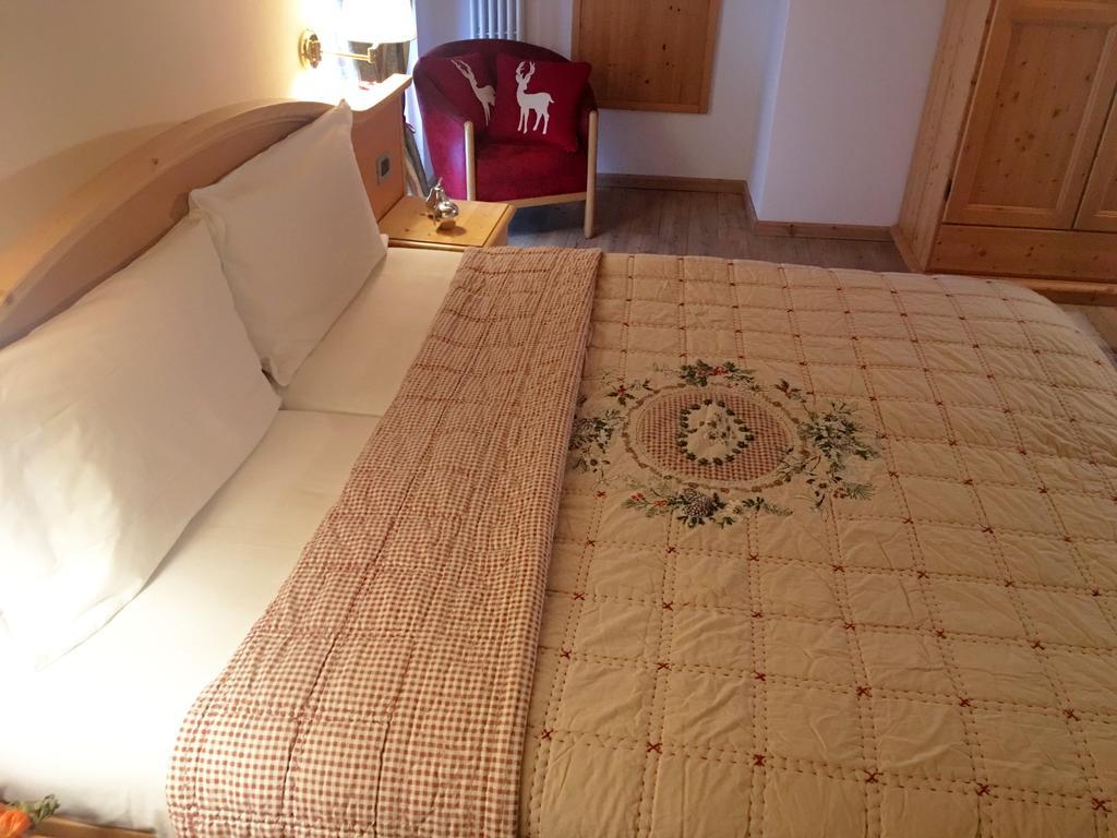 I Tre Magli Hotell Dimaro Exteriör bild