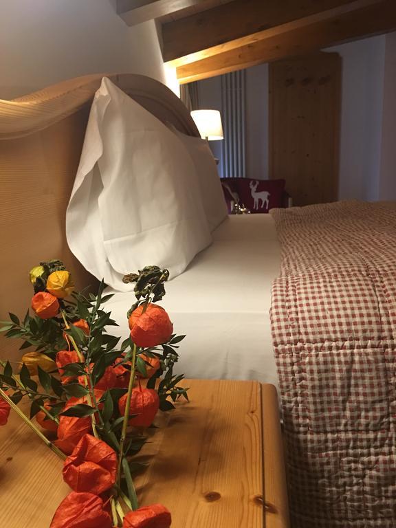 I Tre Magli Hotell Dimaro Exteriör bild