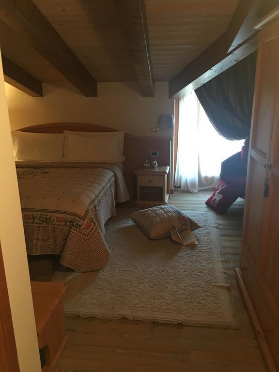 I Tre Magli Hotell Dimaro Exteriör bild