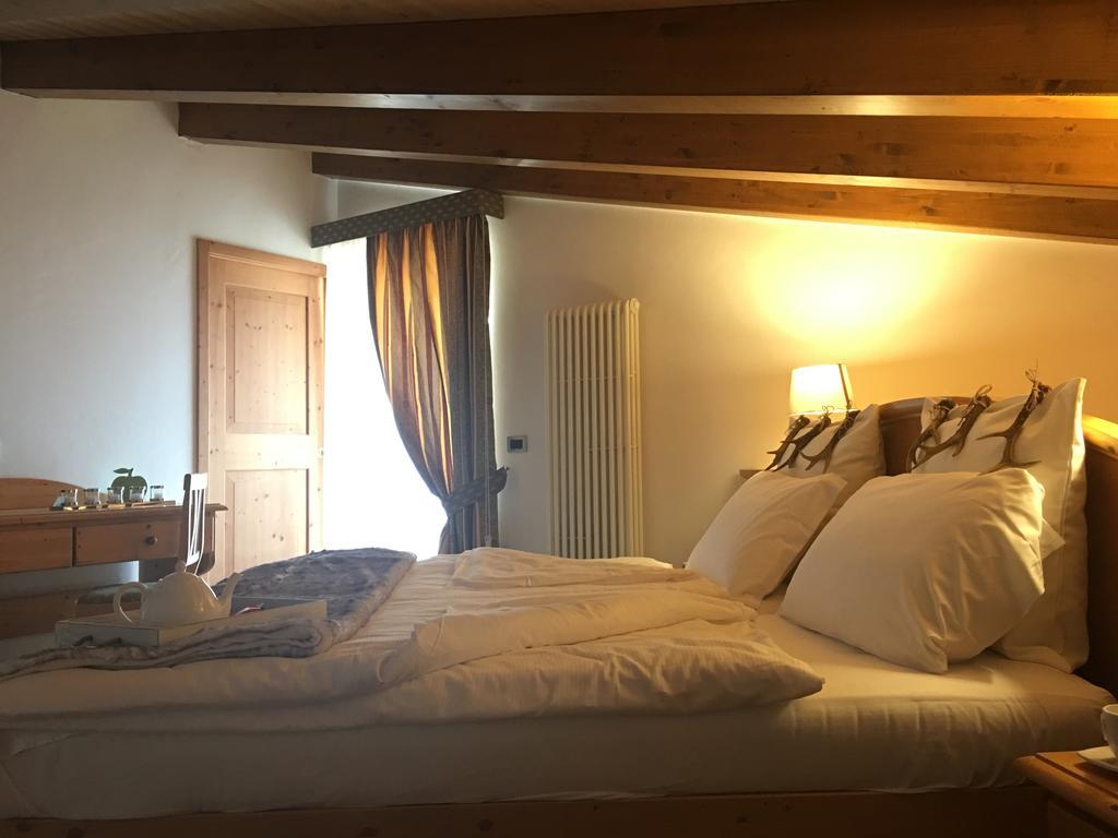 I Tre Magli Hotell Dimaro Exteriör bild