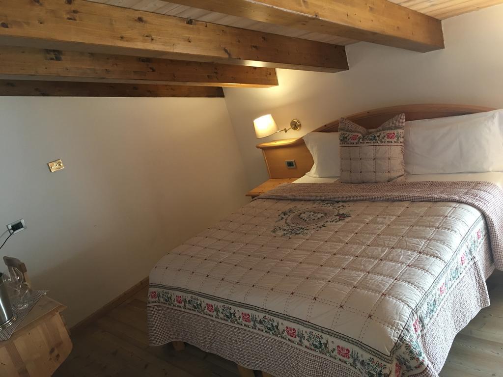 I Tre Magli Hotell Dimaro Exteriör bild