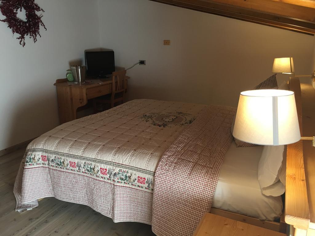 I Tre Magli Hotell Dimaro Exteriör bild