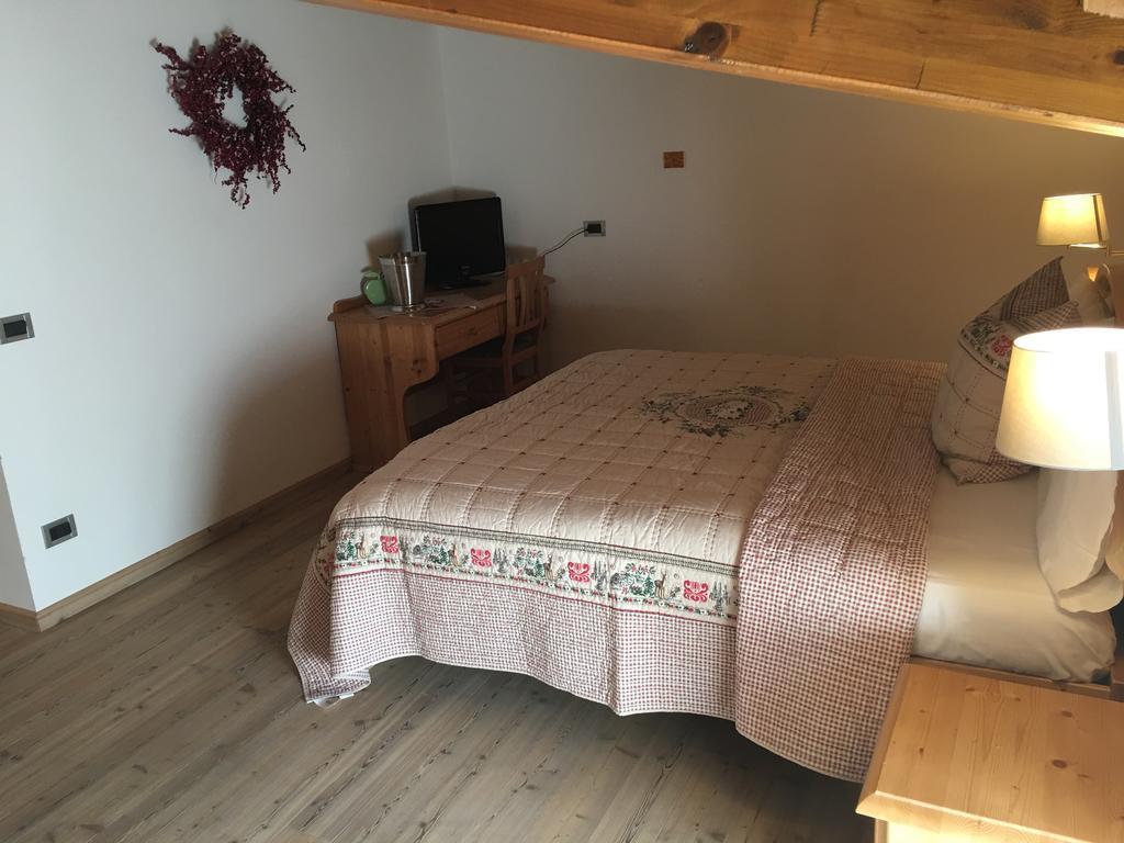 I Tre Magli Hotell Dimaro Exteriör bild
