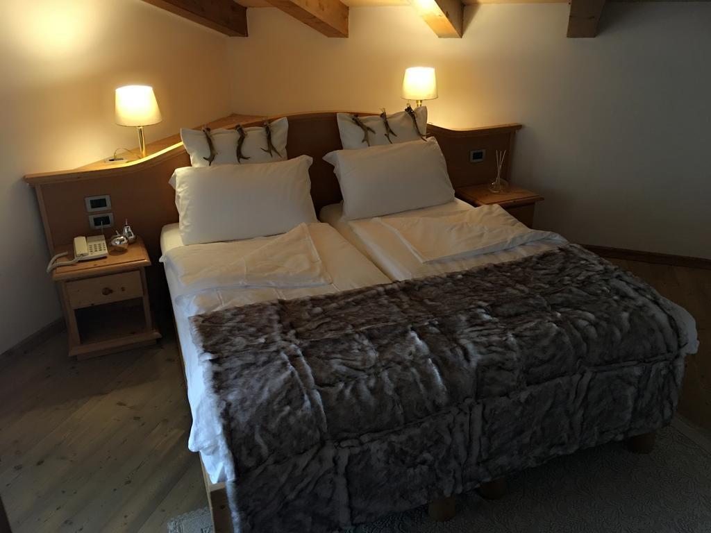 I Tre Magli Hotell Dimaro Exteriör bild