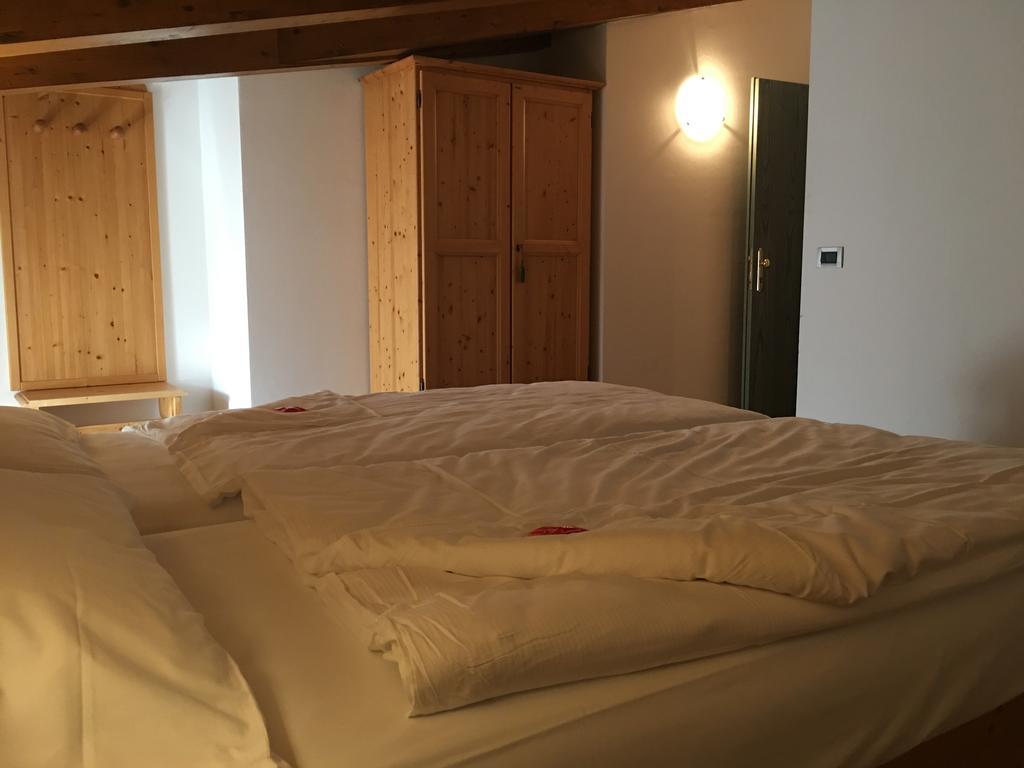 I Tre Magli Hotell Dimaro Exteriör bild