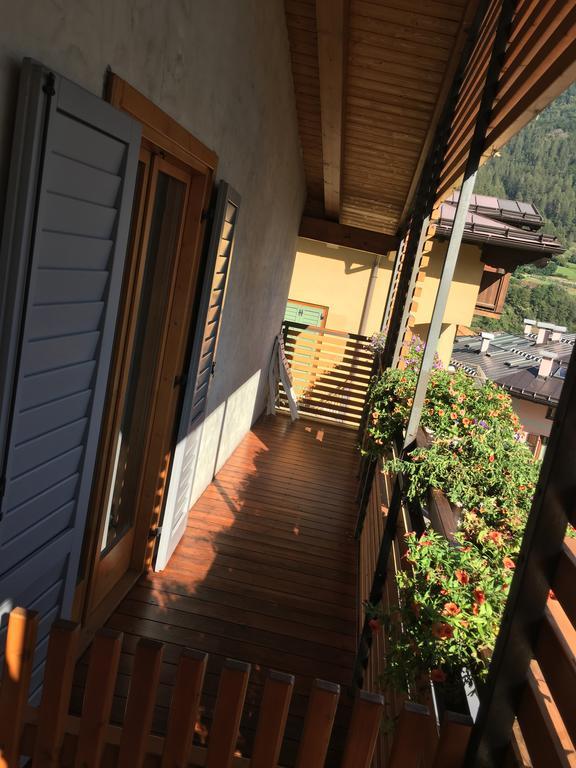 I Tre Magli Hotell Dimaro Exteriör bild